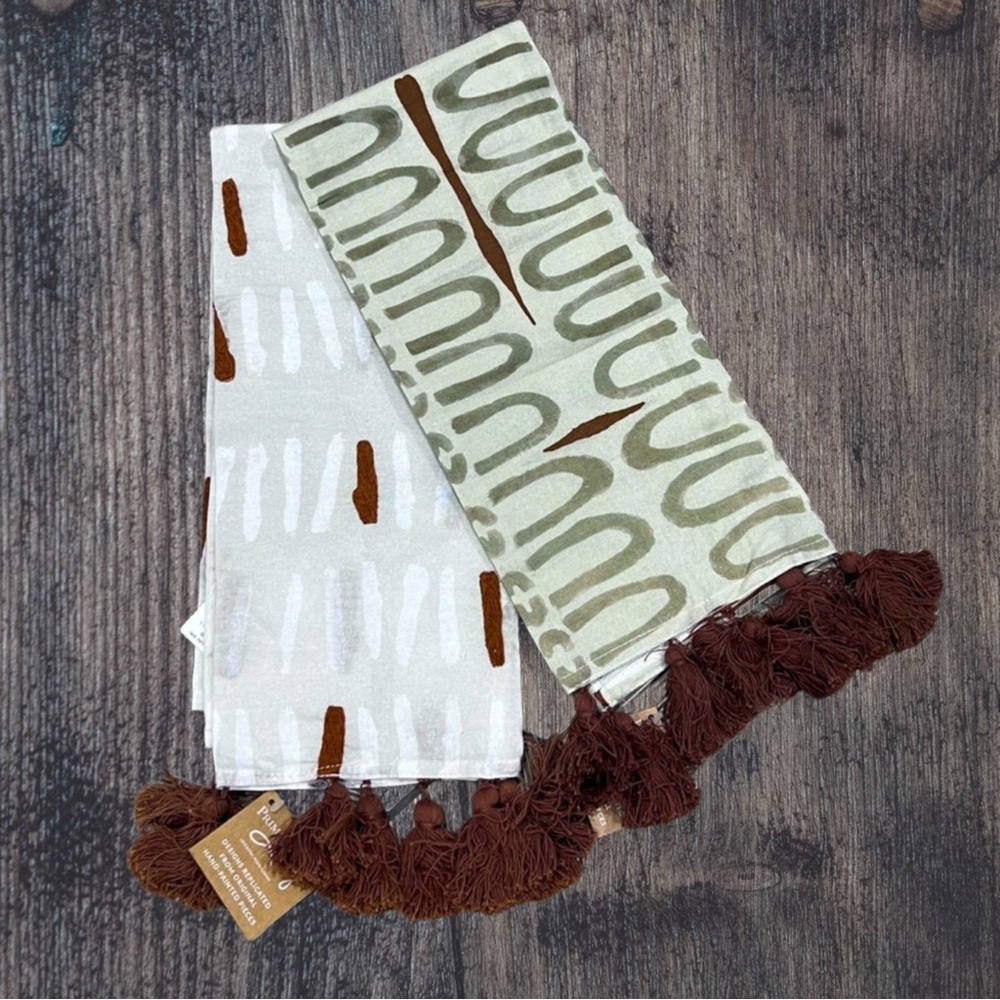 NWT Primitives By Kathy Set Of 2 Hand/Dish Towels With Tassels